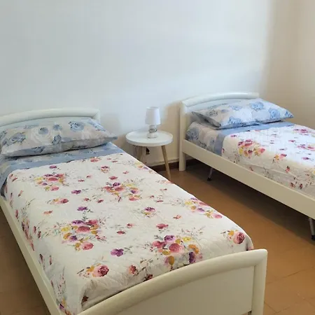 Casa Viale Delle Rose * Лацизе